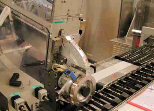 Needle feeder